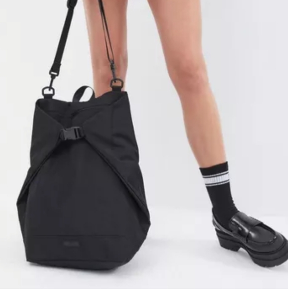 Pink backpack - Picture 3 of 9